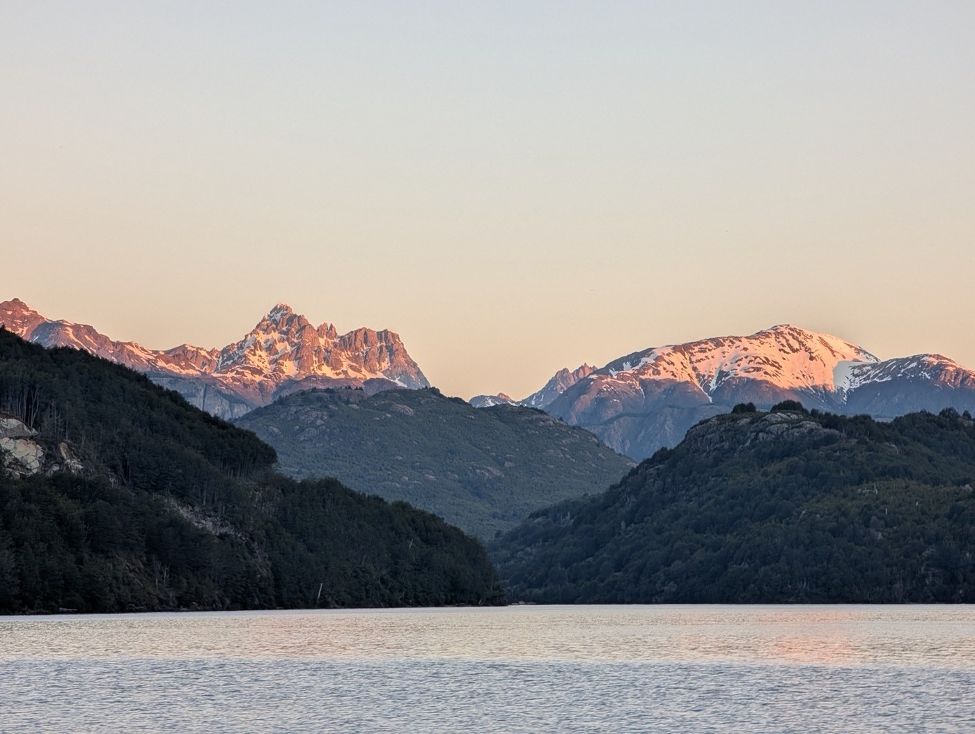 Evening light on Lago Espolón